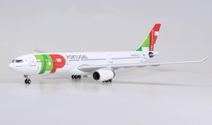 1:135 47CM TAP PORTUGAL AIRBUS A330 Passenger Airplane Landing Gear Resin Model