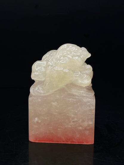 Chinese Natural Shoushan Stone Hand-carved Exquisite Auspicious Beast Seal 31333