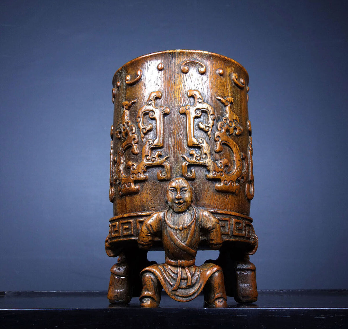 Antique Chinese Rosewood Carved Exquisite Buddha Statue Dragon Statue Brush Pot
