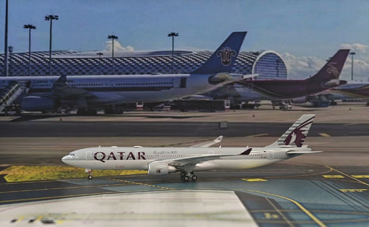 1:400 Phoenix QATAR AIRBUS A330-300 Passenger Aircraft Diecast Airplane Model