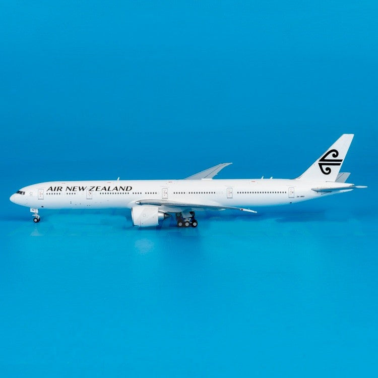 1:400 JC Wings Air New Zealand Boeing 777-300ER Airplane Diecast Aircraft Model