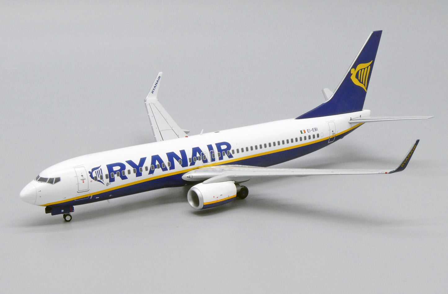 1:200 JC Wings Ryanair Boeing 737-800 Passenger Airplane Diecast Model