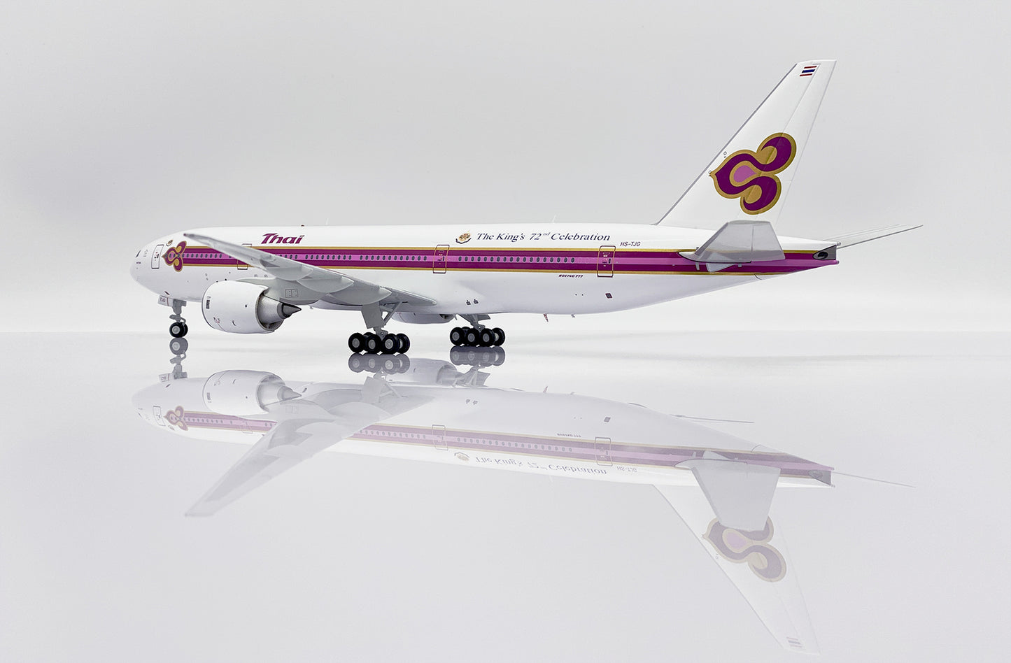 1:200 JC Wings Thai Airways Boeing 777-200 Passenger Airplane Diecast Model