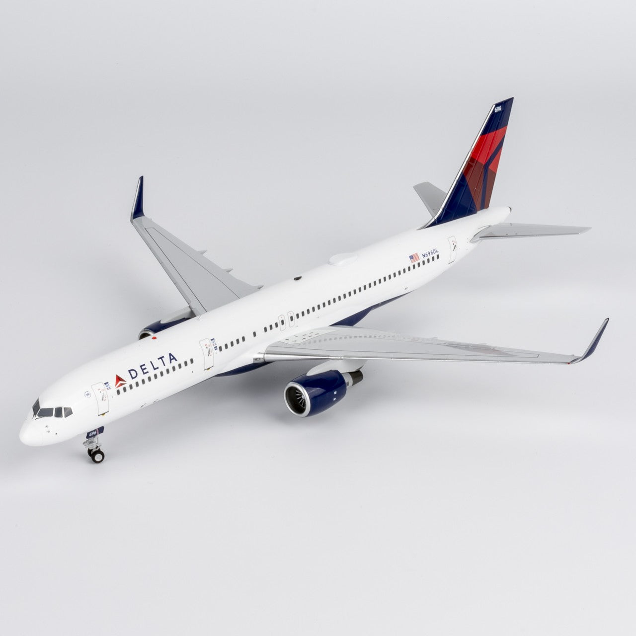 1:200 NGmodels Delta Air Lines B757-200 Passenger Airplane Diecast Plane Model