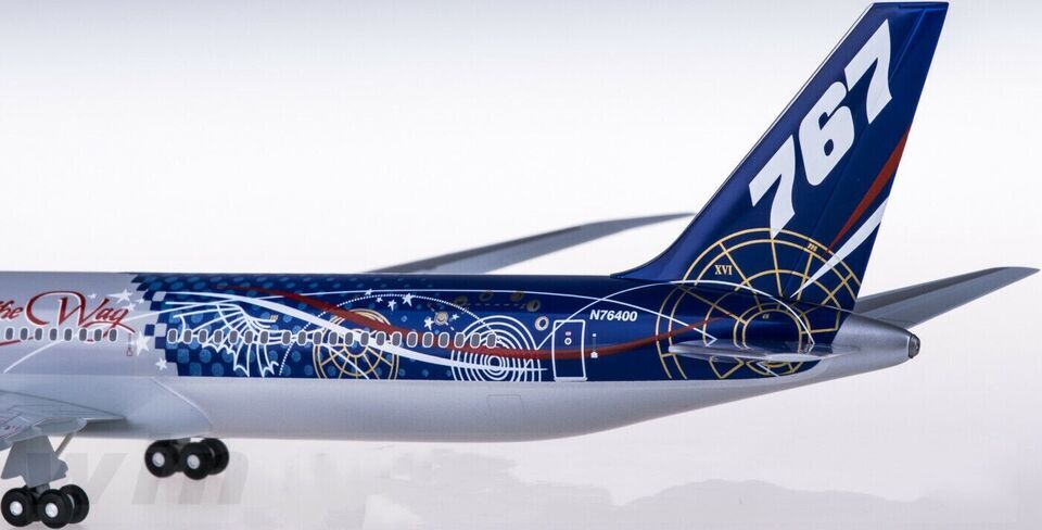 1:200 31CM Hogan BOEING 767-400 Passenger Airplane ABS Plastic Aircraft Model