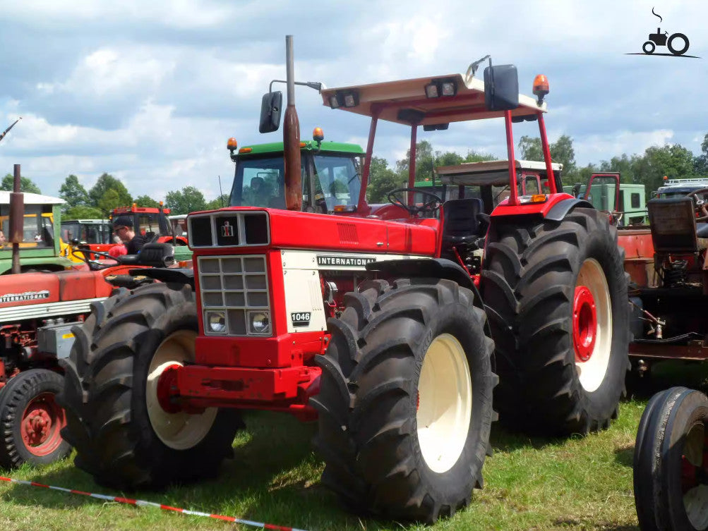 1:32 REP REP079 Case IH 1046 Tractor Farm Construction Machine Diecast Model