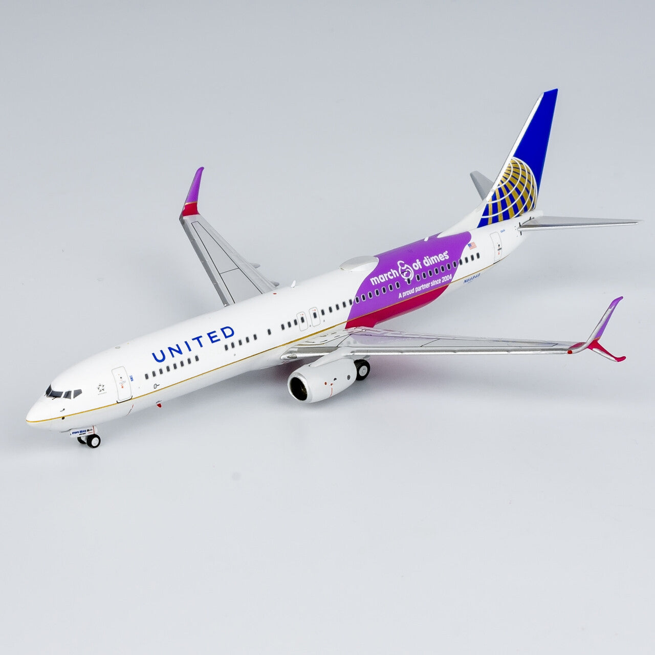 1:400 NG Model UNITED BOEING 737-900ER Passenger Airplane Diecast Aircraft Model