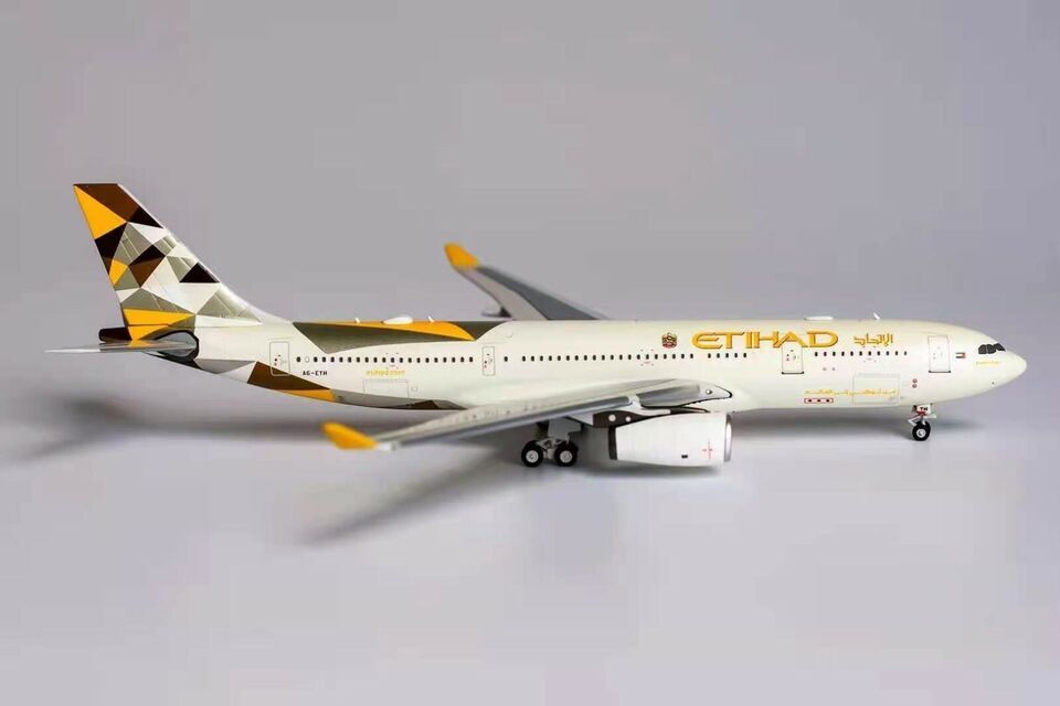 1:400 NG Model ETIHAD AIRBUS A330-200 Passenger Airplane Diecast Aircraft Model