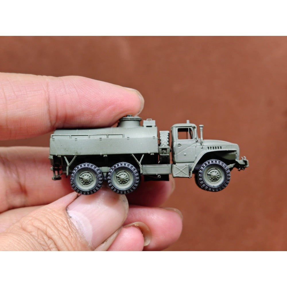 1/144 Russian Ural Kamaz Logistics Fuel Tanker Command Vehicle Finished Model