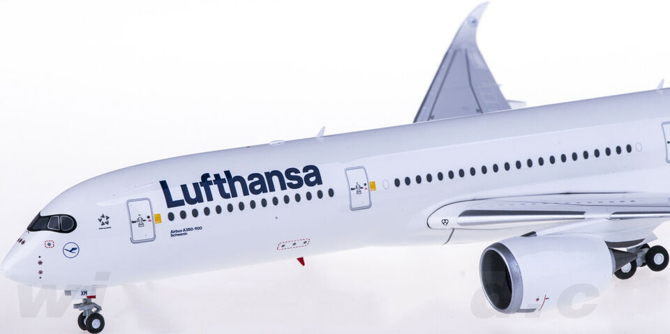 1:200 34CM Herpa Lufthansa AIRBUS A350-900 Passenger Airplane ABS Plastic Model