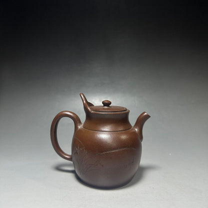 Chinese Yixing Zisha Clay Handmade Exquisite Teapot （小僧帽 底款：大清乾隆年制）