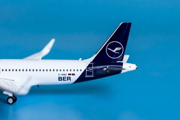 1:400 JC Wings Lufthansa AIRBUS A320neo Passenger Airplane Diecast Plane Model