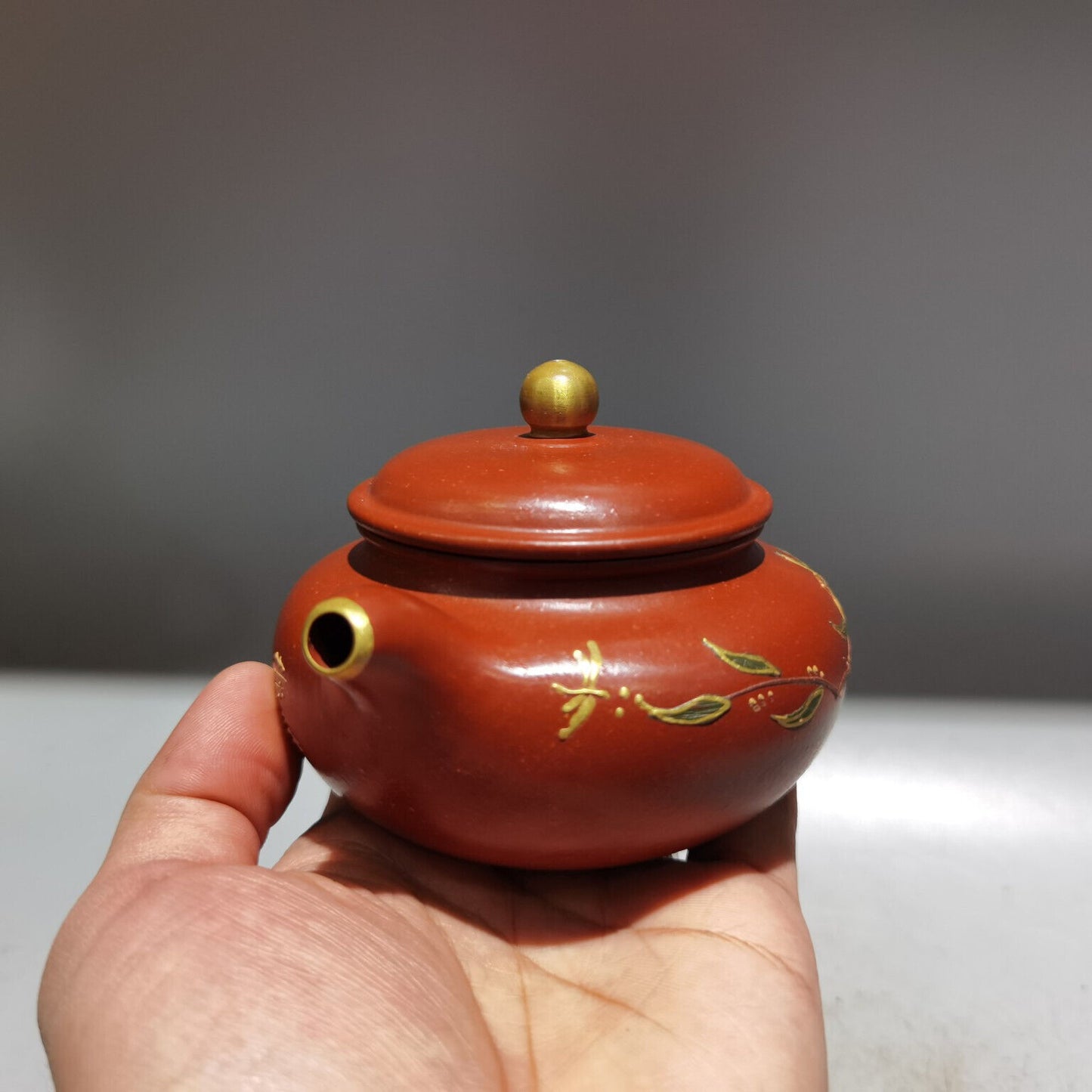 Chinese Yixing Zisha Clay Handmade Exquisite Teapot （描金仿古壶 底款：顾景舟)