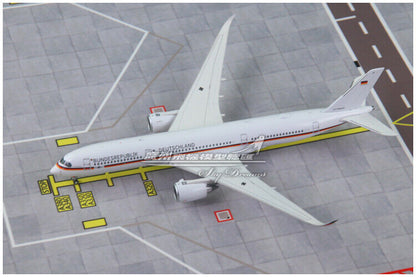 1:400 JC Wings LUFTWAFFE AIRBUS A350-900XWB Passenger Airplane Diecast Model