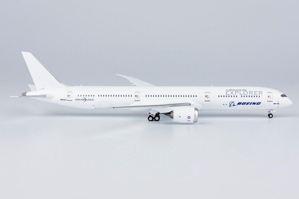 1:400 NG Model BOEING 787-10 Passenger Airplane Diecast Aircraft Plane Model