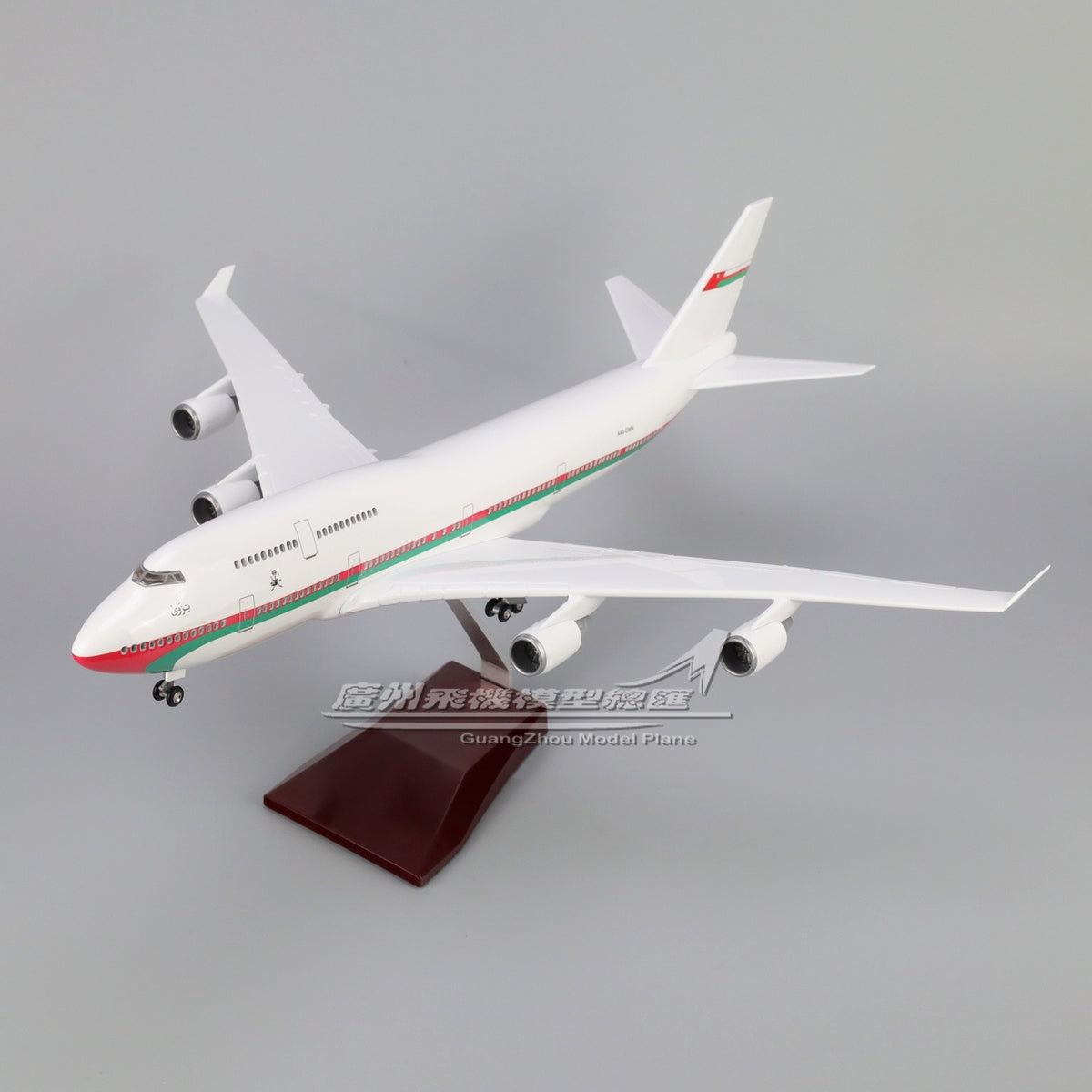 47CM 1:150 Oman BOEING 747-400 Airplane Led Sound-controll Light Resin Model