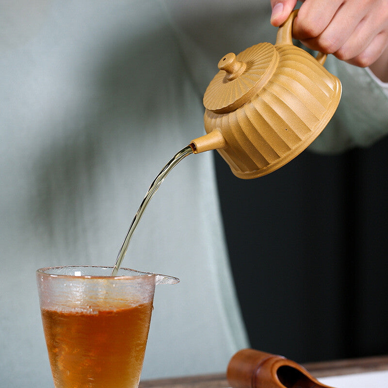 5.4" Collect China Yixing Zisha Pottery Gold Section Clay 220ML Mesh Teapot 钟葵壶