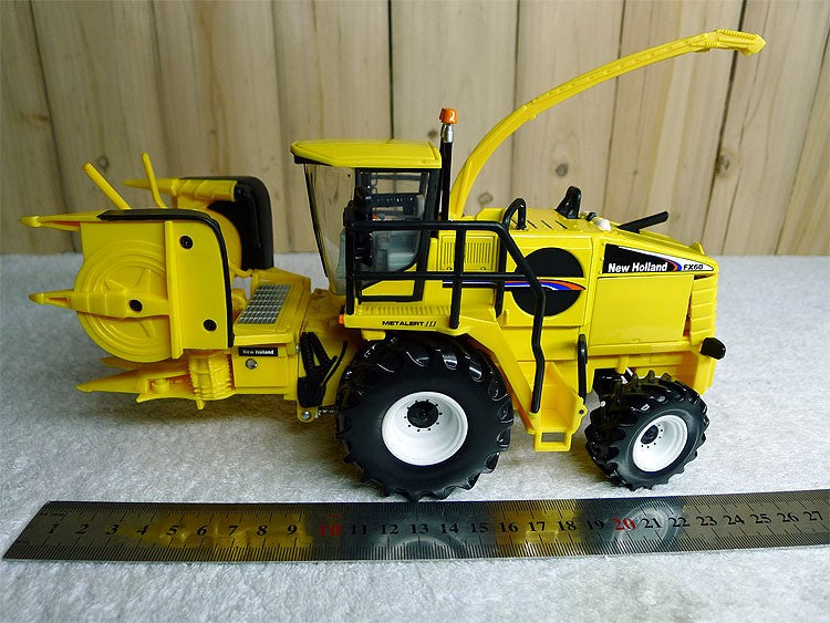 1:32 38CM ERTL New Holland FX60 Forage Harvester Farm Machinary Diecast Model