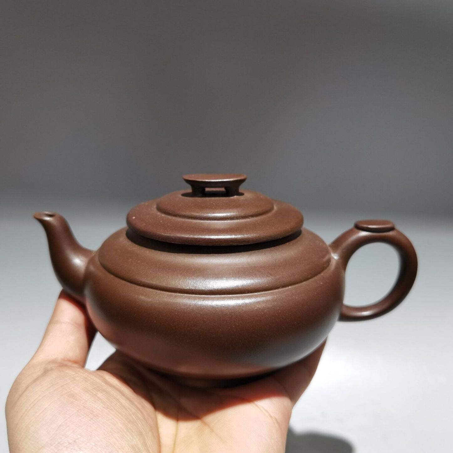 Chinese Yixing Zisha Clay Handmade Exquisite Teapot （上新桥套壶 底款：顾景舟)