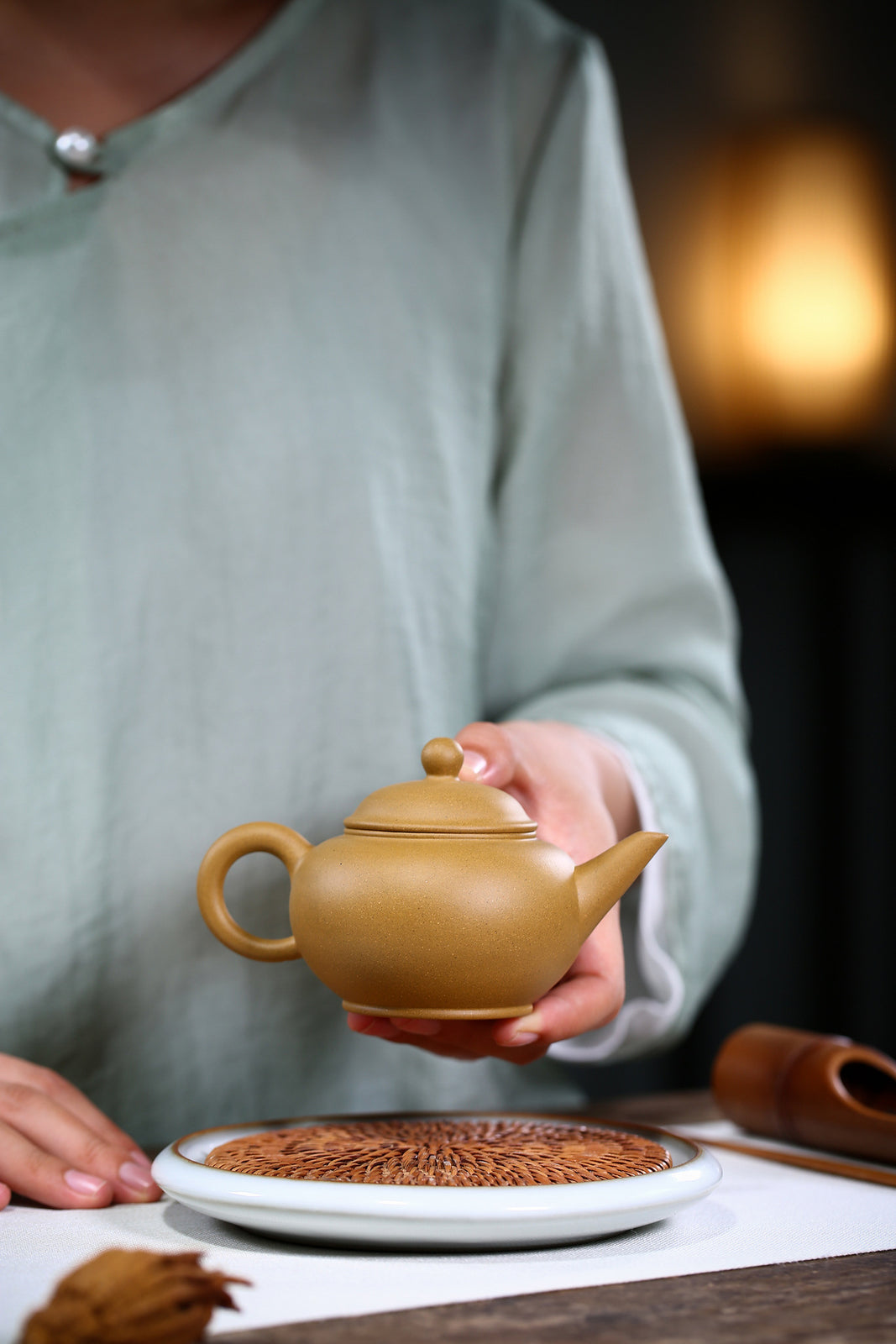 6.2" China Yixing Zisha Pottery Gold Section Clay Hand-made 160ML Kung Fu Teapot