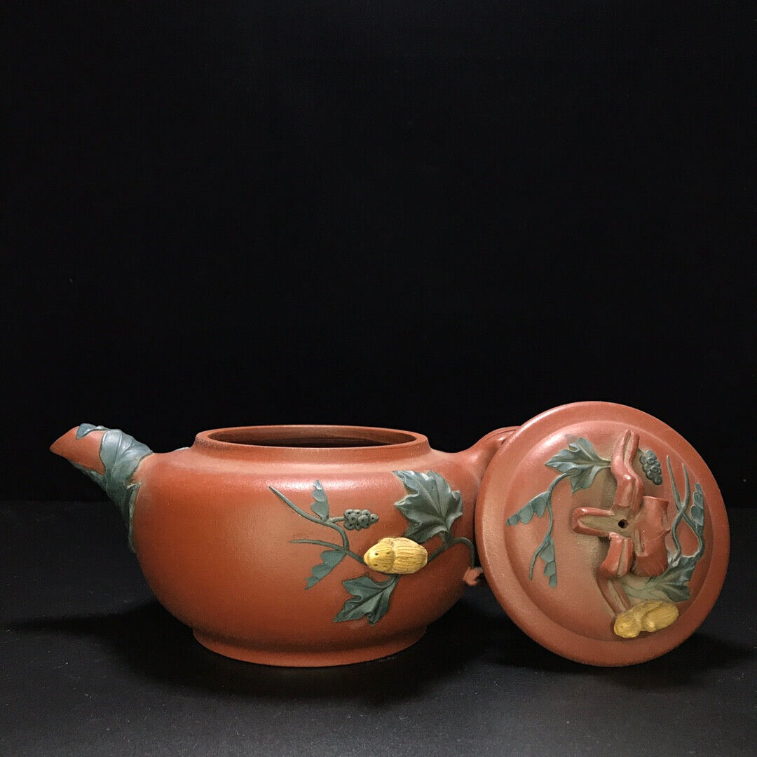 Chinese Yixing Zisha Clay Handmade Exquisite Teapot （松鼠壶 底款：蒋蓉 ）