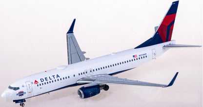 1:200 GeminiJets DELTA BOEING 737-800W Passenger Airplane Diecast Aircraft Model