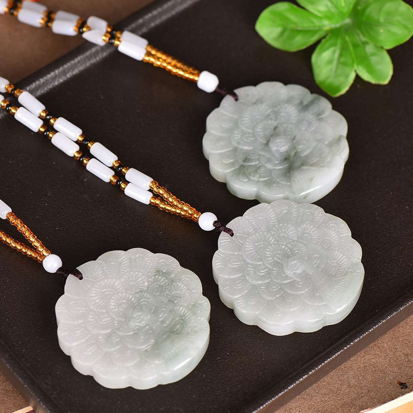 Chinese Natural Jade Jadeite Hand-carved Exquisite Peacock Pendant 10011