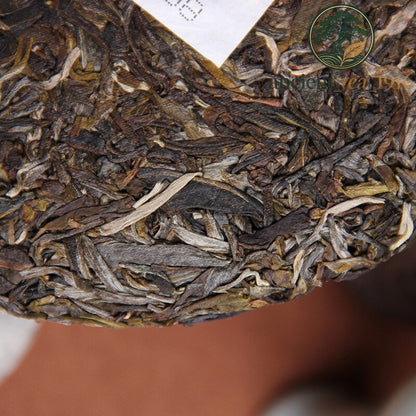 357g Haiwan 2017 Old Comrade Made Good Tea for Everyone Pu-erh Pu'er Raw Cake