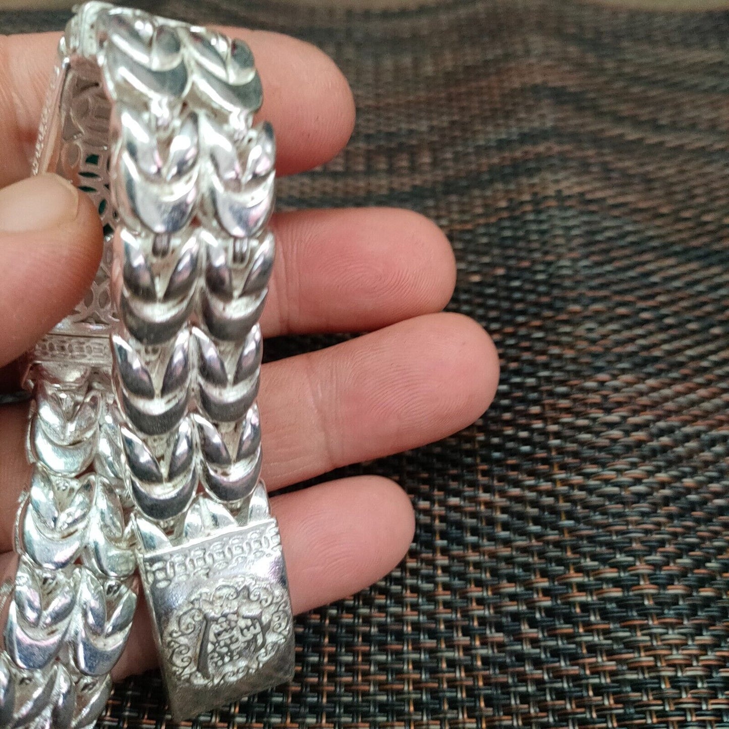 chinese Asian old tibet silver hand cast statue bracelet jewel gift nice