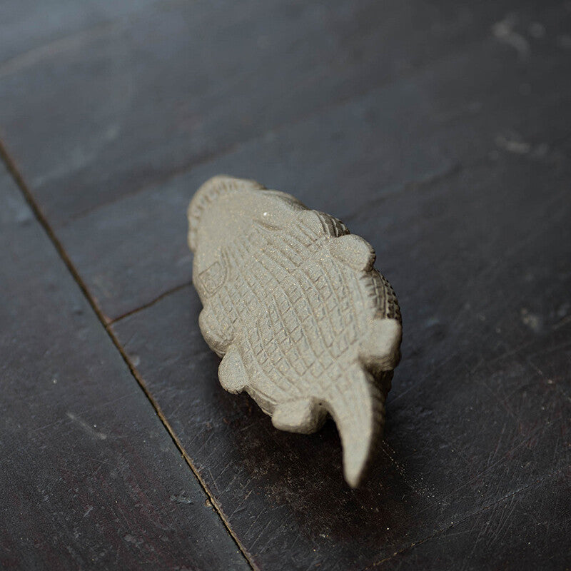 Crocodile Statue Handmade Carved Tea Pet Yixing Zisha Purple Clay Tea Play Small