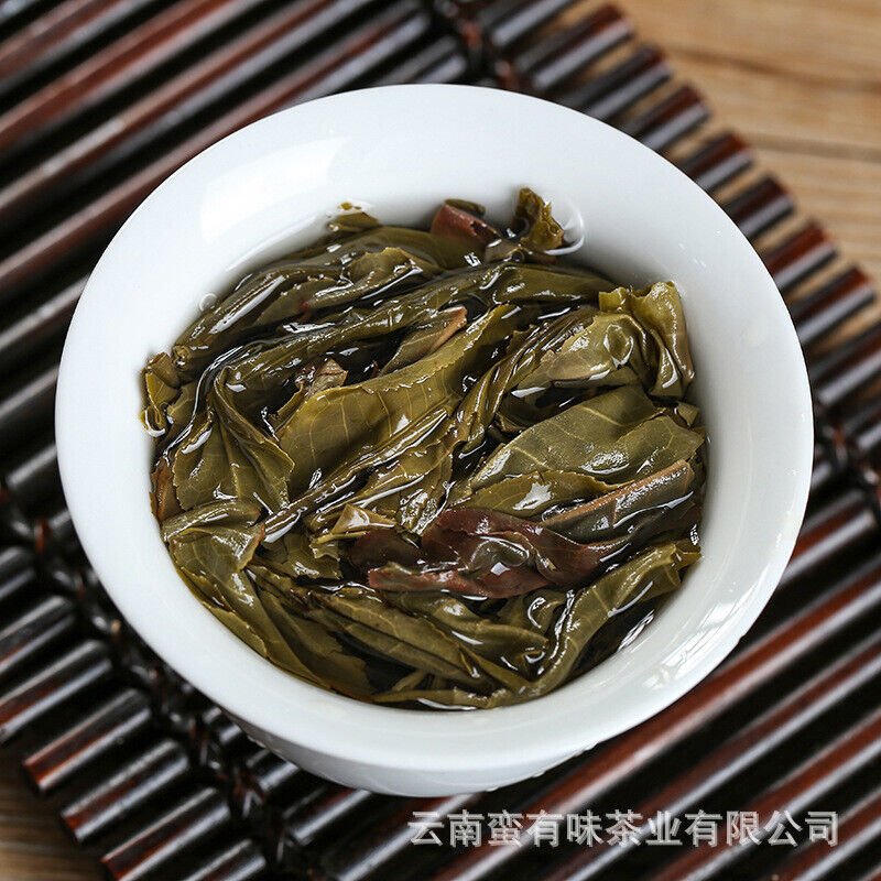 1000g Yunnan Pu'er tea Lao Banzhang golden leaf raw tea 1pack of 4pieces 1bundle