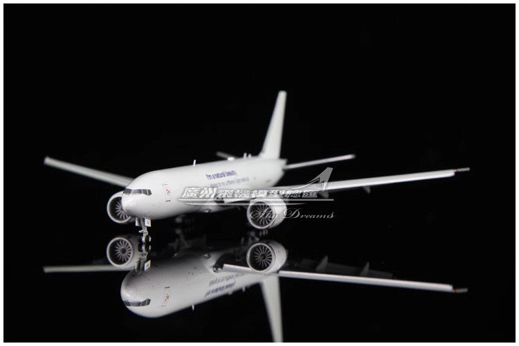 1:400 JC Wings Lufthansa BOEING 777-200LRF Airplane Flap Down Diecast Model