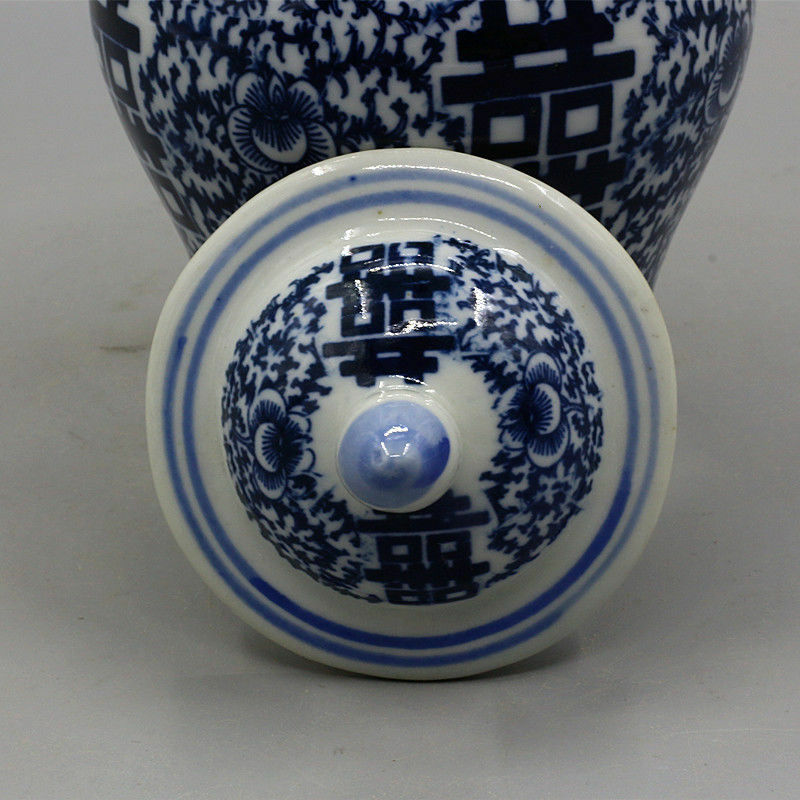 China Jingdezhen porcelain blue and white general jar tea jar Qing Qianlong