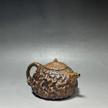 Chinese Yixing Zisha Clay Handmade Exquisite Teapot(供春壶 底款：蒋蓉)