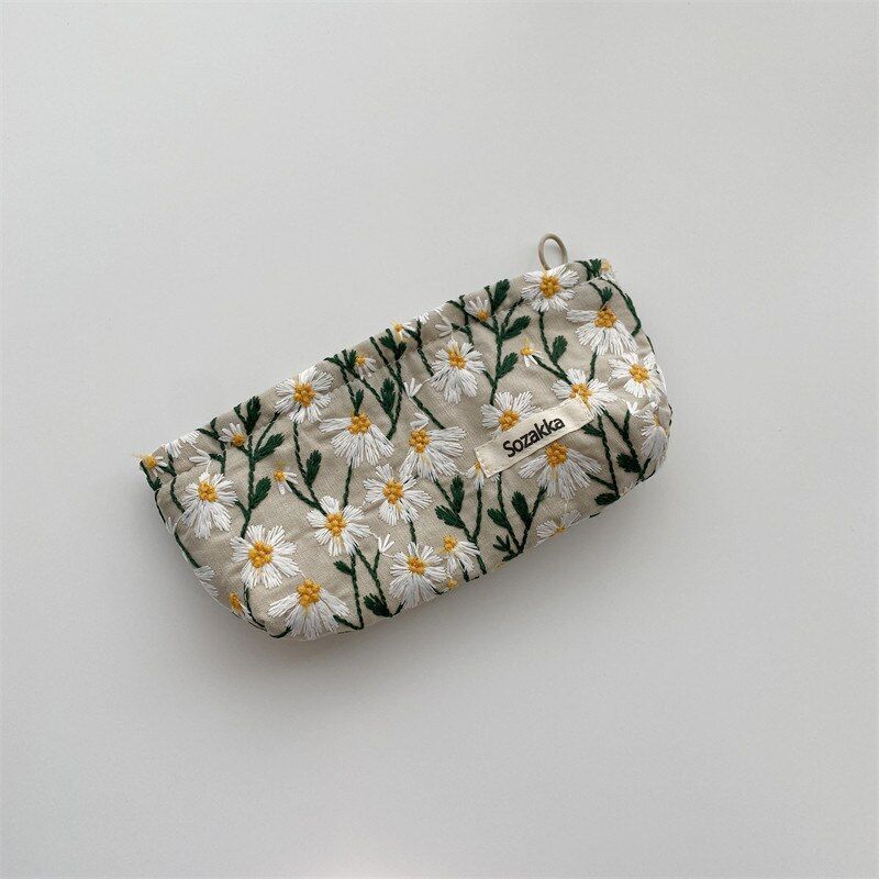 Embroidery Cosmetic Bag Clutch Bag Large Makeup Organizer Pouch 5*18*25 CM 50G