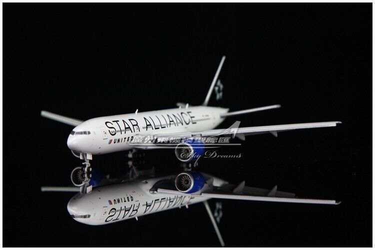 1:400 JC Wings UNITED STAR ALLIANCE B777-200ER Airplane Flap Down Diecast Model