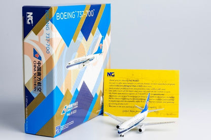 1:400 NG Model CHINA SOUTHERN BOEING 737-700 Passenger Airplane Diecast Model