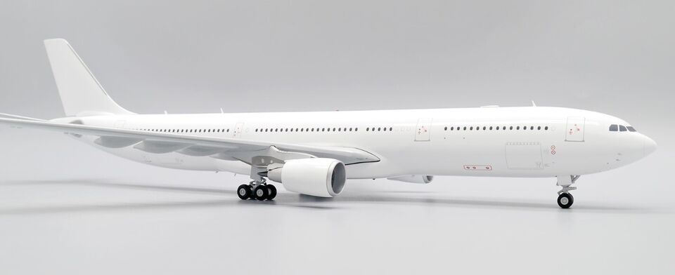 1:200 32CM JC Wings AIRBUS A330-300 Blank Airplane GE Engine Diecast Plane Model