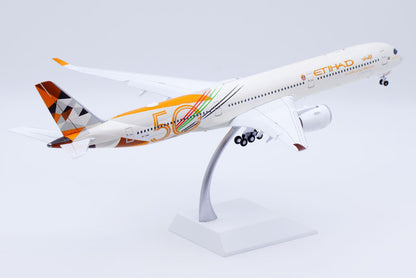 1:200 JC Wings ETIHAD AIRBUS A350-1000 Flap Down Airplane Diecast Aircraft Model