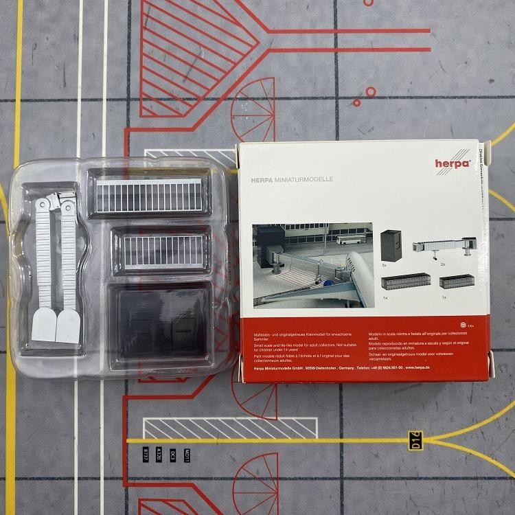 Herpa 1/500 Covered Bridge, Aircraft Model Airport Scene Accessories