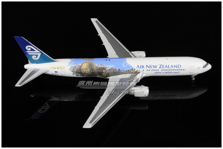 1:400 Phoenix AIR NEW ZEALAND BOEING 767-300 Passenger Airplane Diecast Model