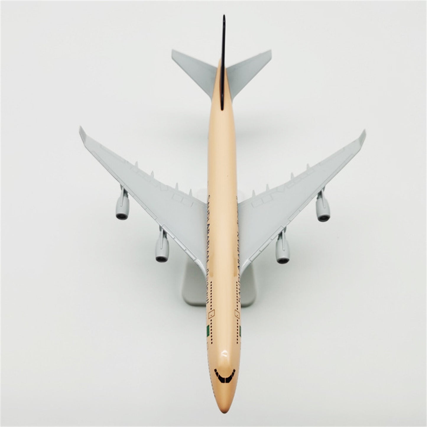 1:400 SAUDI ARABIAN B747 Airplane Alloy Model Souvenir with Display Stand I