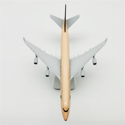 1:400 SAUDI ARABIAN B747 Airplane Alloy Model Souvenir with Display Stand I