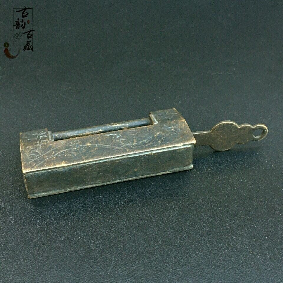 Vintage Chinese Brass Padlock Horizontal Open Lock with Key for Wooden Box