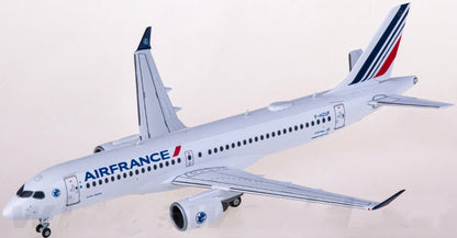 1:200 Herpa AIR FRANCE AIRBUS A220-300 Passenger Airplane Diecast Aircraft Model