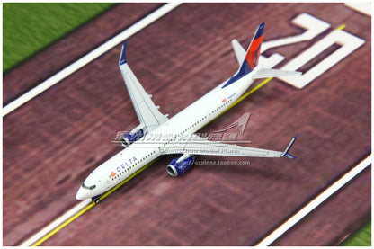 1:400 GeminiJets DELTA BOEING B737-900ER Airplane Diecast Plane Aircraft Model