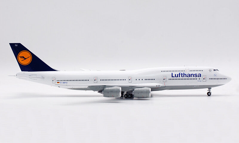 1:200 SQ Wings Lufthansa Boeing 747-8 D-ABYA Passenger Airplane Diecast Model
