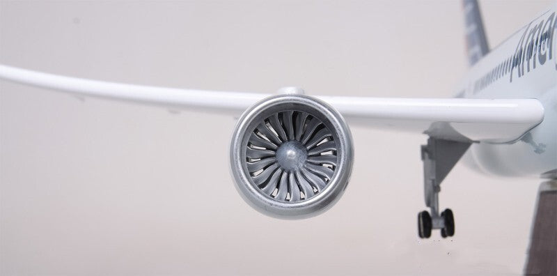 1:130 43CM American BOEING 787 Passenger Airplane Landing Gear Resin Plane Model