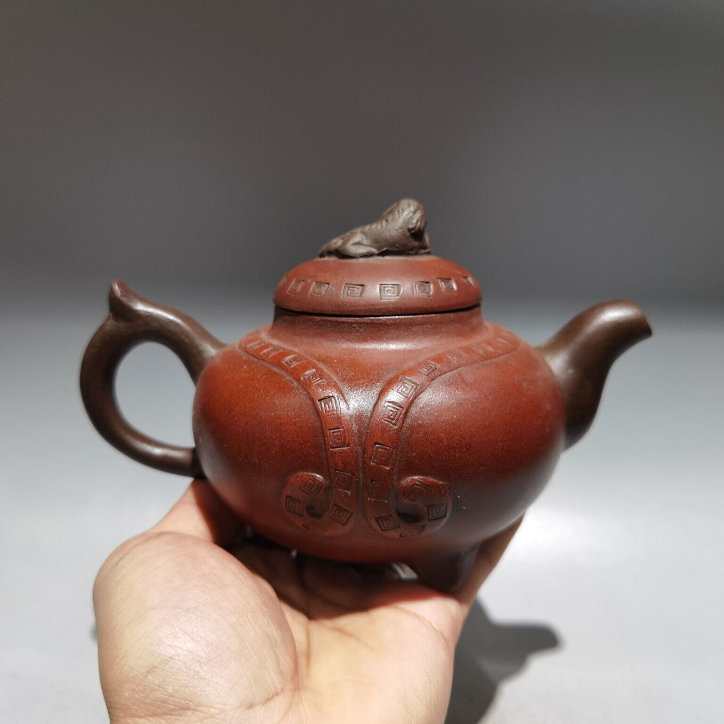 Chinese Yixing Zisha Clay Handmade Exquisite Teapot（狮尊三足壶 底款：时大彬）