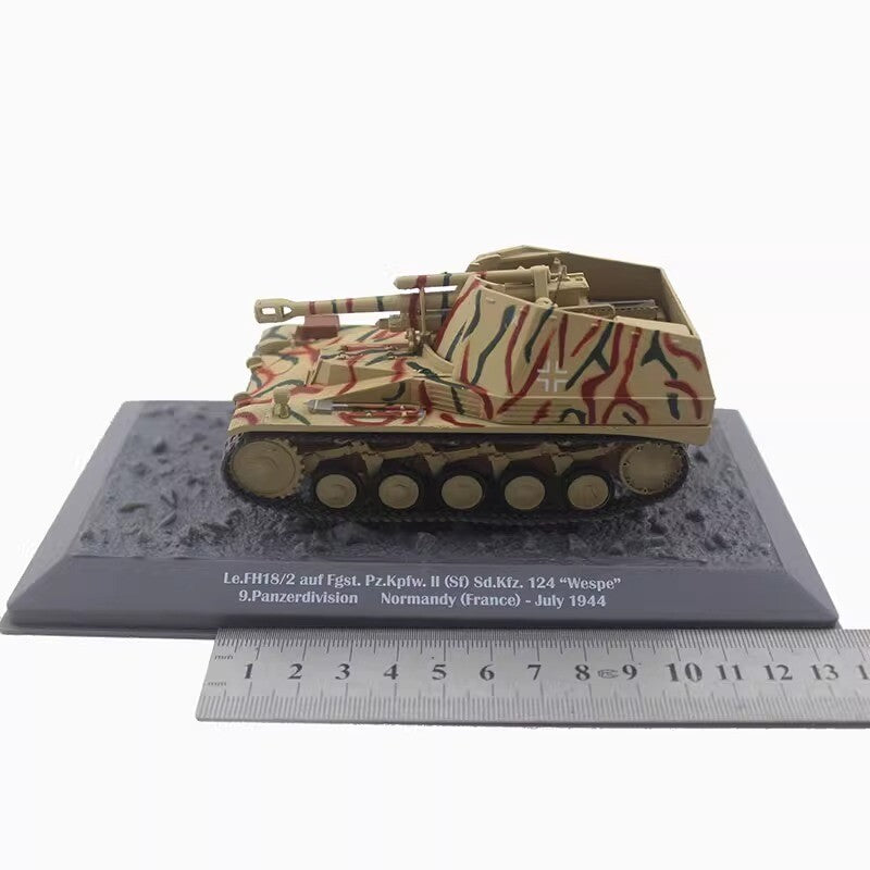 Finished Model Of 1/43 Armored Tank Le.FH 18/2 AUF Fgst. Pz.Kpfw.II Wespe